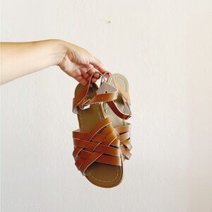 NWOT! Brown saltwater sandals —